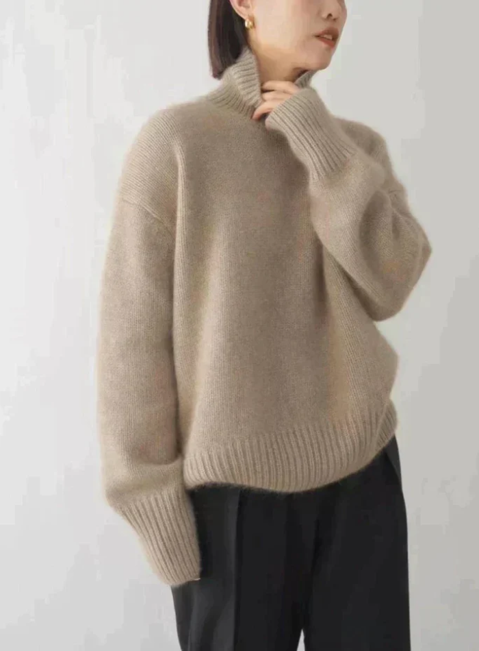 Women's Sweater | Turtleneck Collar Detail