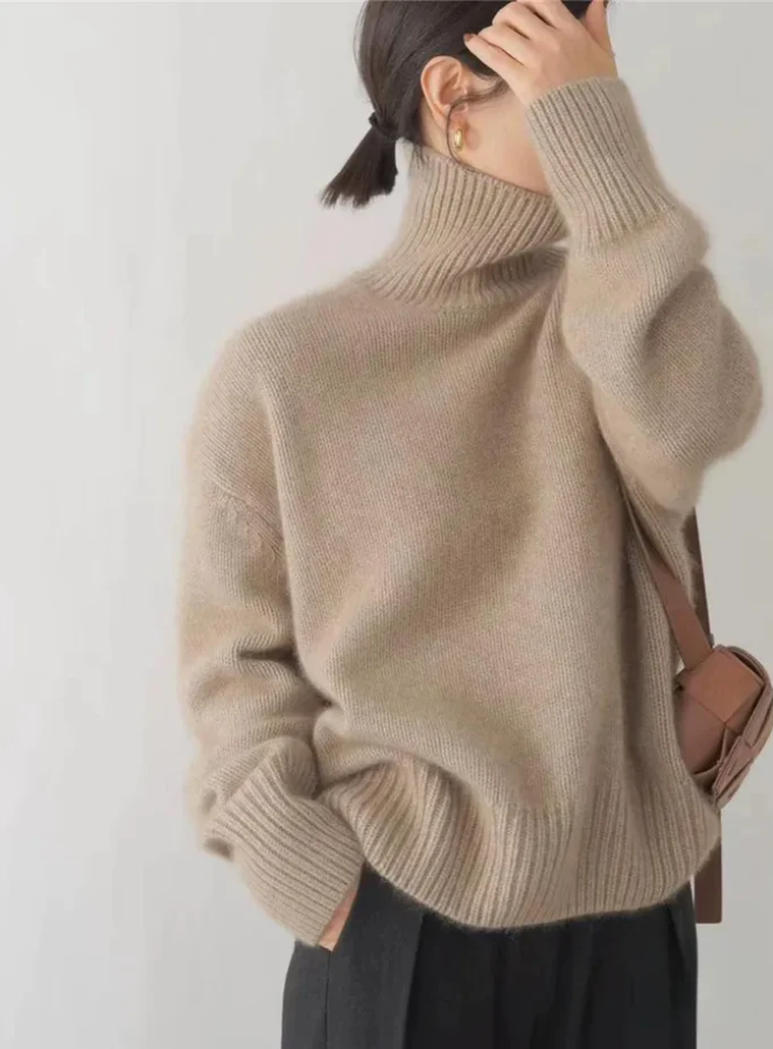 Women's Sweater | Turtleneck Collar Detail