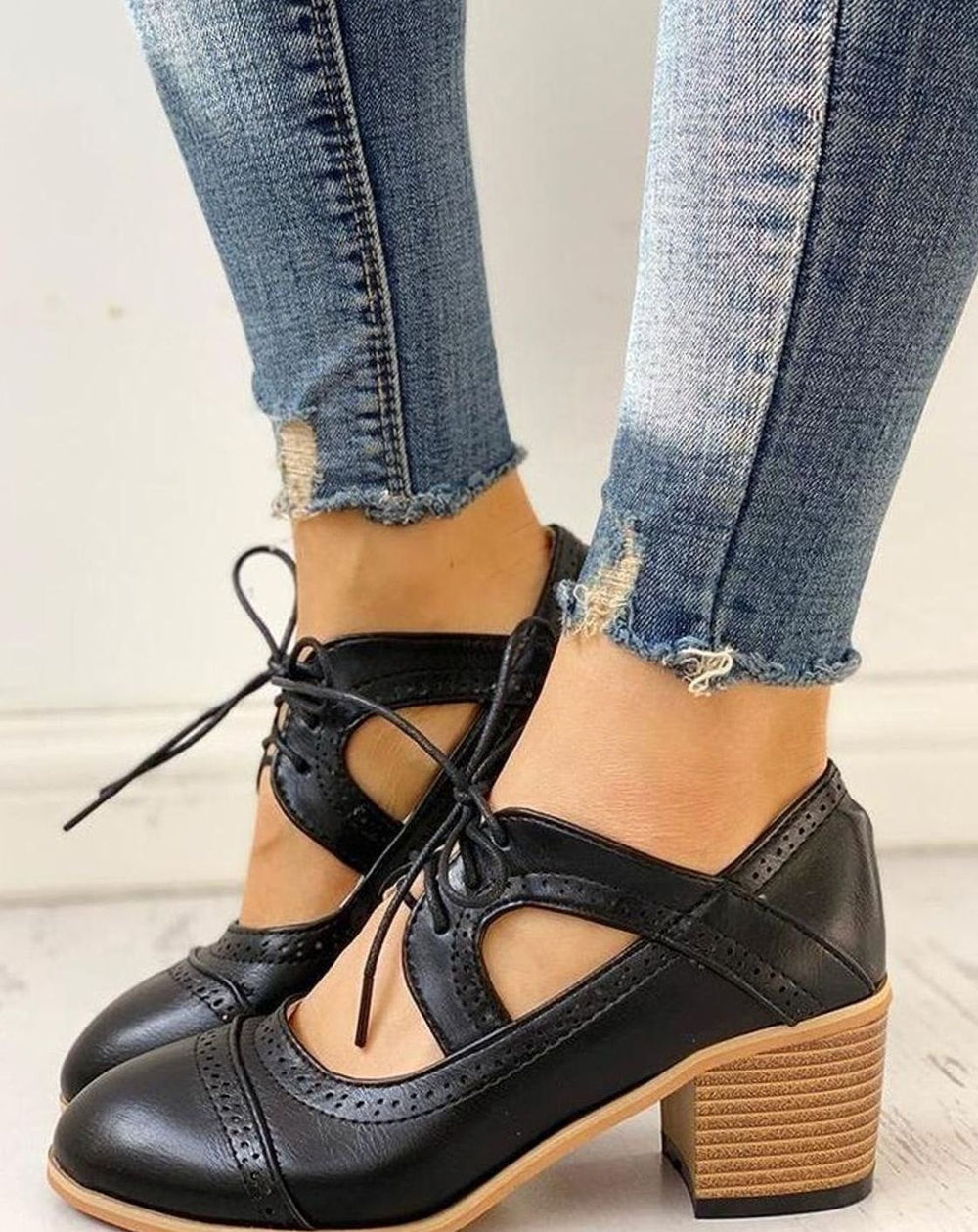Eleanor | Women's Vintage Lace-Up Block Heel T-Strap Shoes