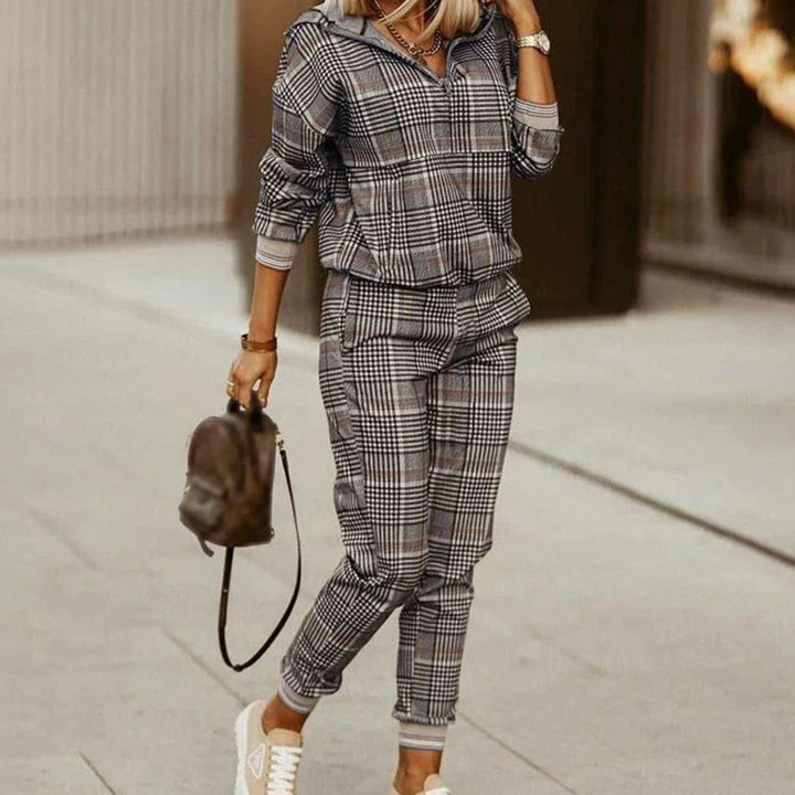 Esther | Women's Relaxed Fit Quarter-Zip Printed Tracksuit Set